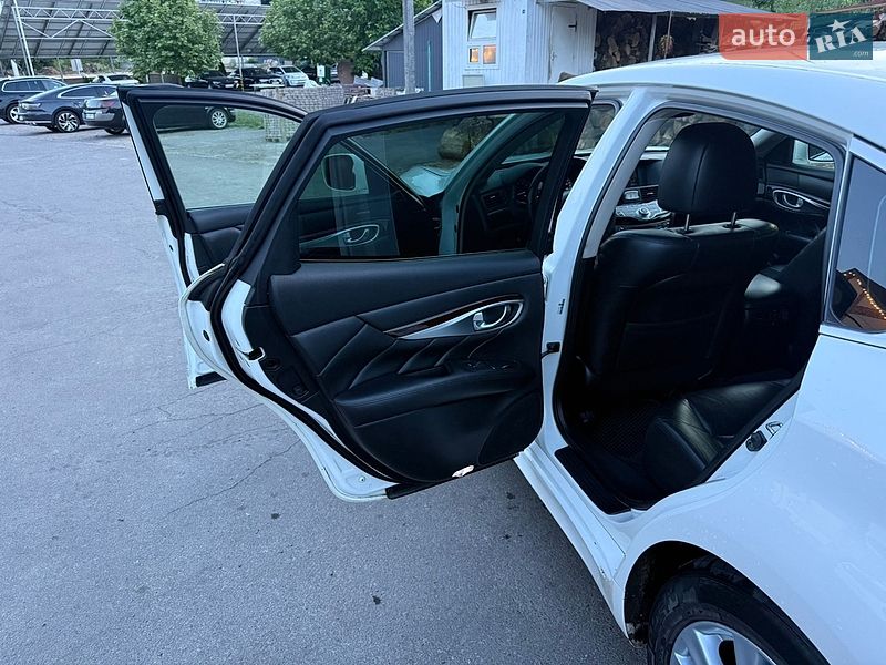 Фото Infiniti M37 з оголошення AUTO.RIA