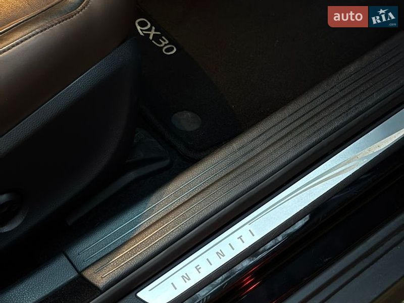 Фото Infiniti QX30 з оголошення AUTO.RIA