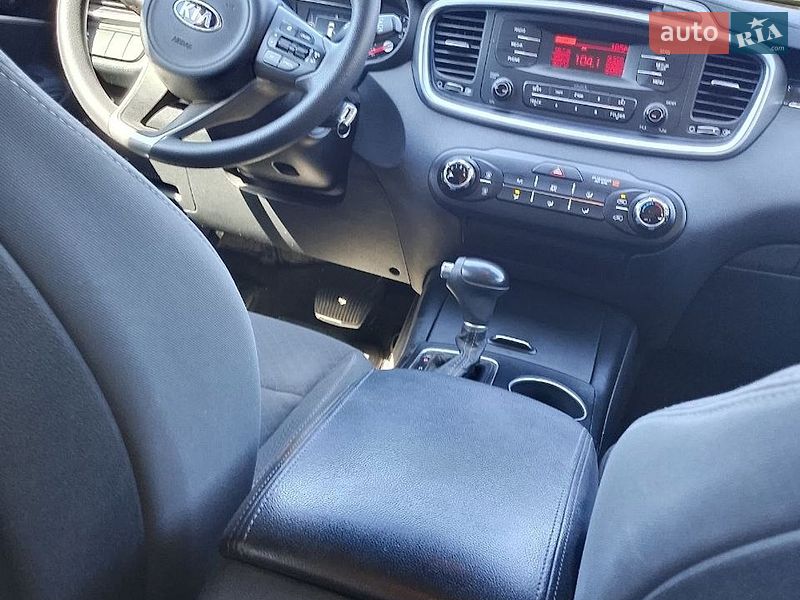 Фото Kia Sorento з оголошення AUTO.RIA