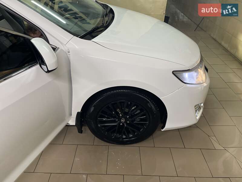 Фото Toyota Camry з оголошення AUTO.RIA