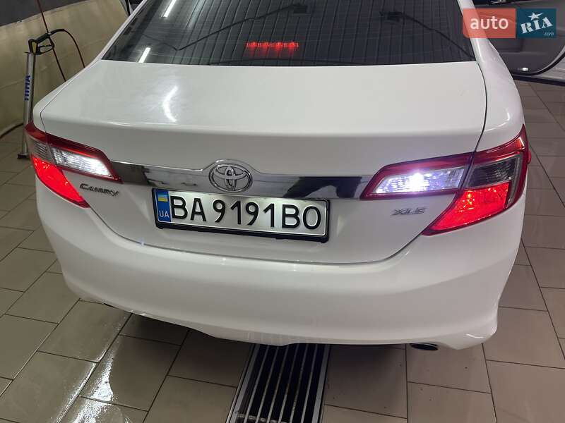 Фото Toyota Camry з оголошення AUTO.RIA
