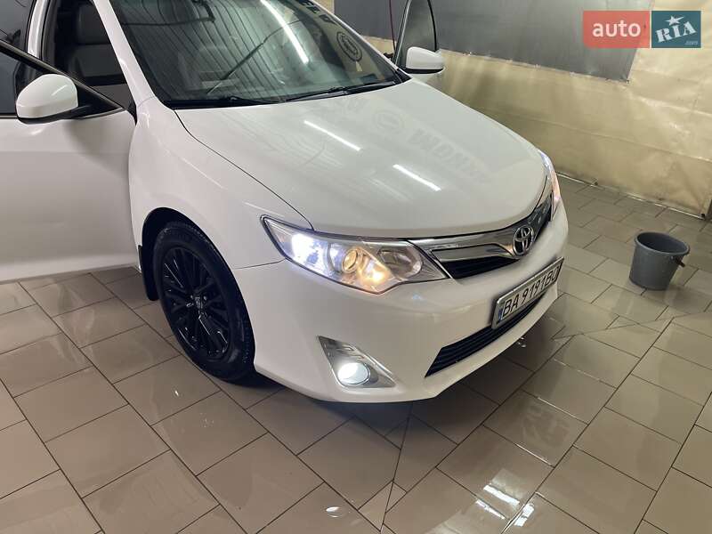 Фото Toyota Camry з оголошення AUTO.RIA