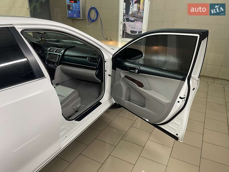 Фото Toyota Camry з оголошення AUTO.RIA