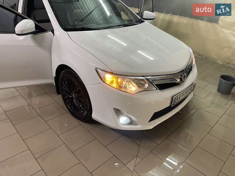 Фото Toyota Camry з оголошення AUTO.RIA