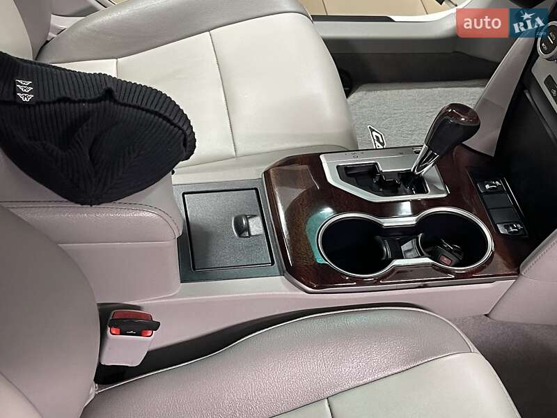 Фото Toyota Camry з оголошення AUTO.RIA