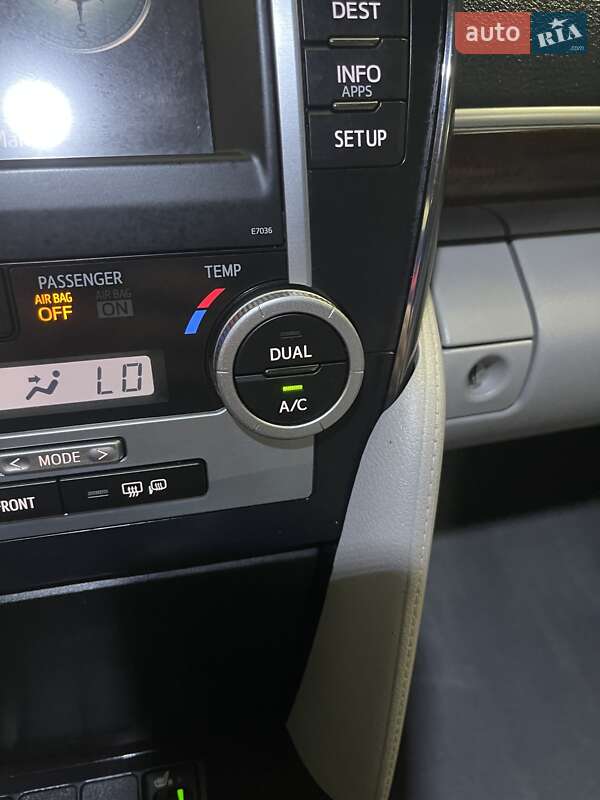 Фото Toyota Camry з оголошення AUTO.RIA