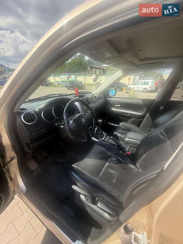 Фото Suzuki Grand Vitara з оголошення AUTO.RIA