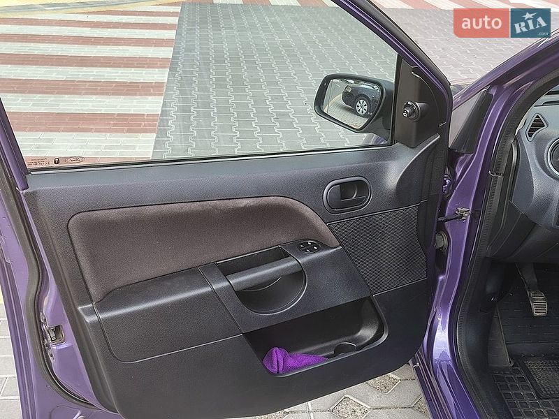 Фото Ford Fiesta з оголошення AUTO.RIA