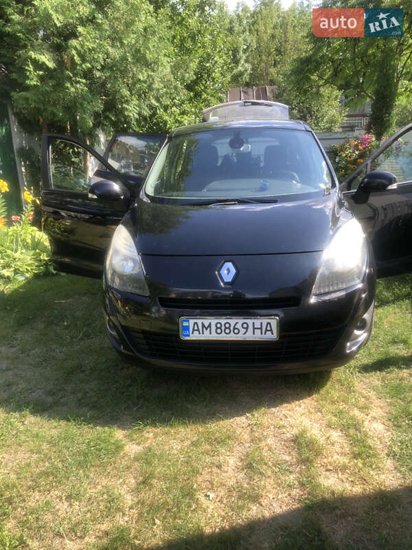 Фото Renault Grand Scenic з оголошення AUTO.RIA