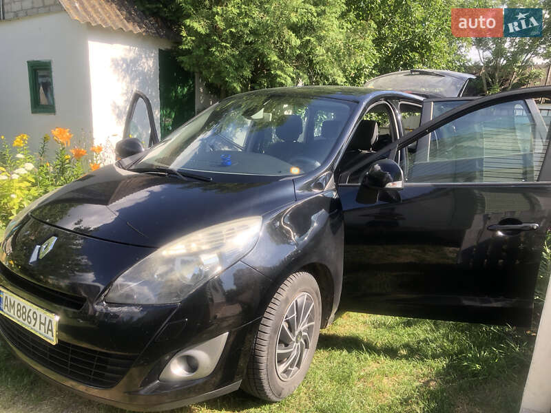 Фото Renault Grand Scenic з оголошення AUTO.RIA