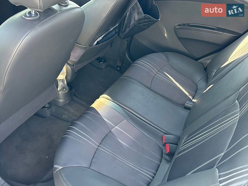 Фото Chevrolet Spark з оголошення AUTO.RIA