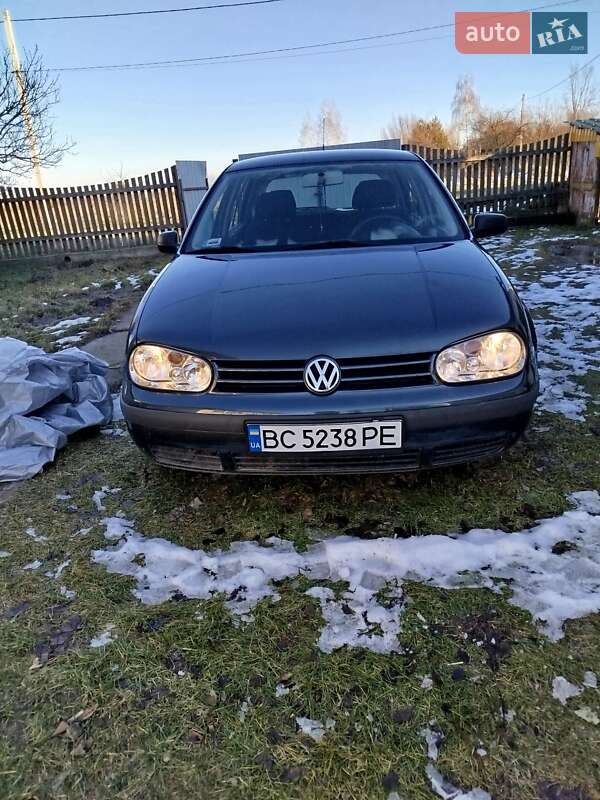 Фото Volkswagen Golf з оголошення AUTO.RIA