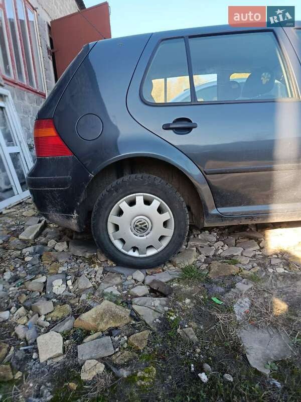 Фото Volkswagen Golf з оголошення AUTO.RIA