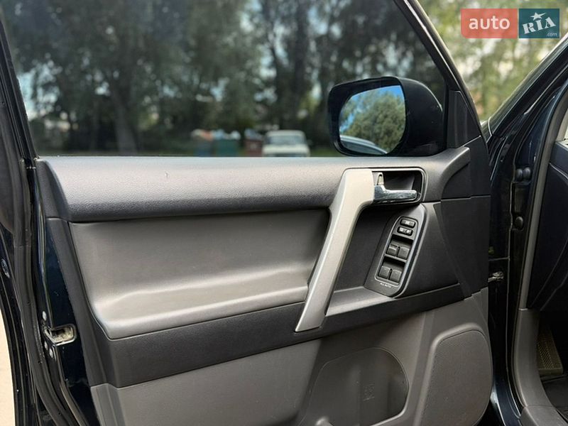 Фото Toyota Land Cruiser Prado з оголошення AUTO.RIA