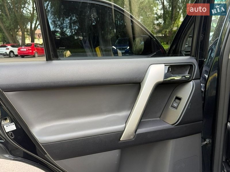 Фото Toyota Land Cruiser Prado з оголошення AUTO.RIA