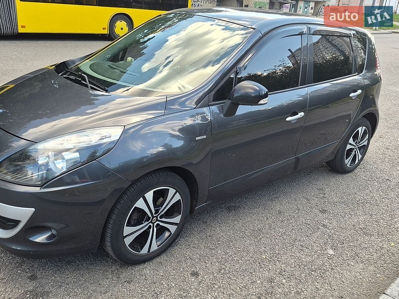 Фото Renault Scenic з оголошення AUTO.RIA
