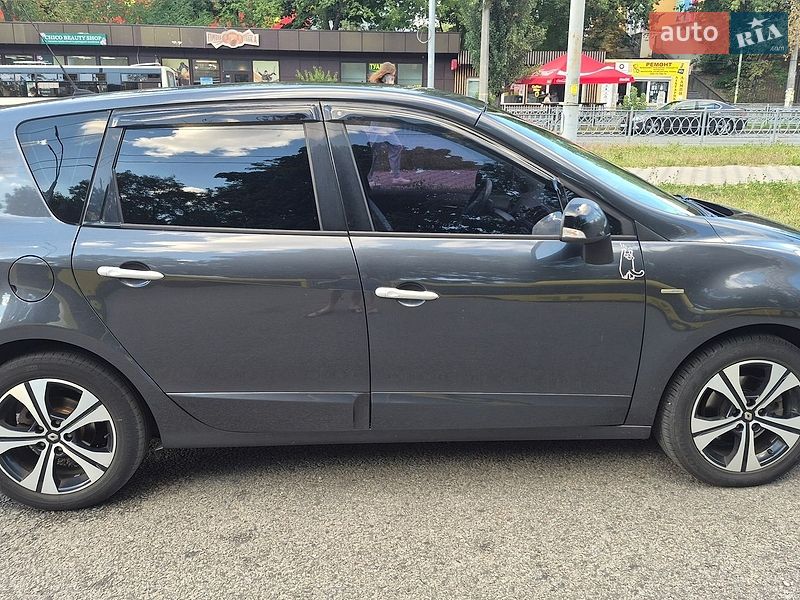 Фото Renault Scenic з оголошення AUTO.RIA