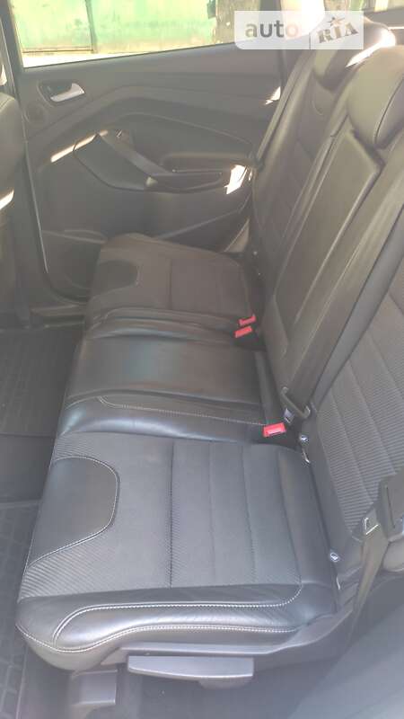 Фото Ford Kuga з оголошення AUTO.RIA