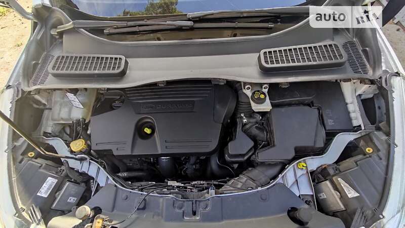 Фото Ford Kuga з оголошення AUTO.RIA