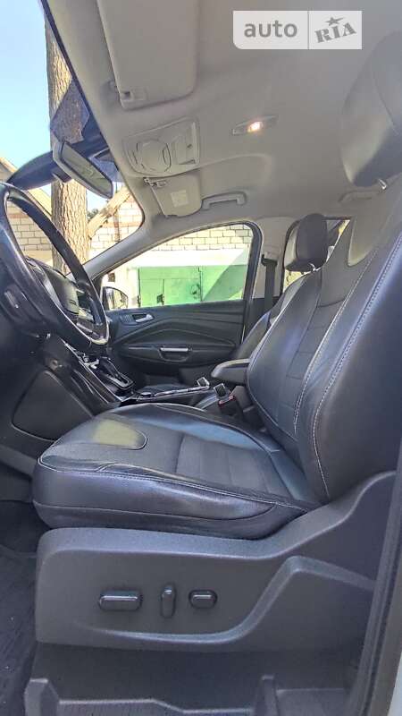 Фото Ford Kuga з оголошення AUTO.RIA