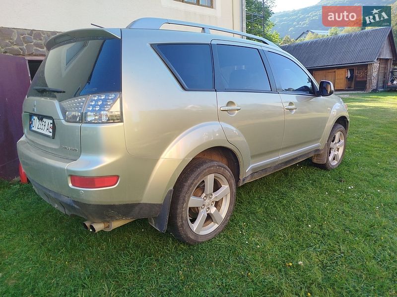 Фото Mitsubishi Outlander з оголошення AUTO.RIA