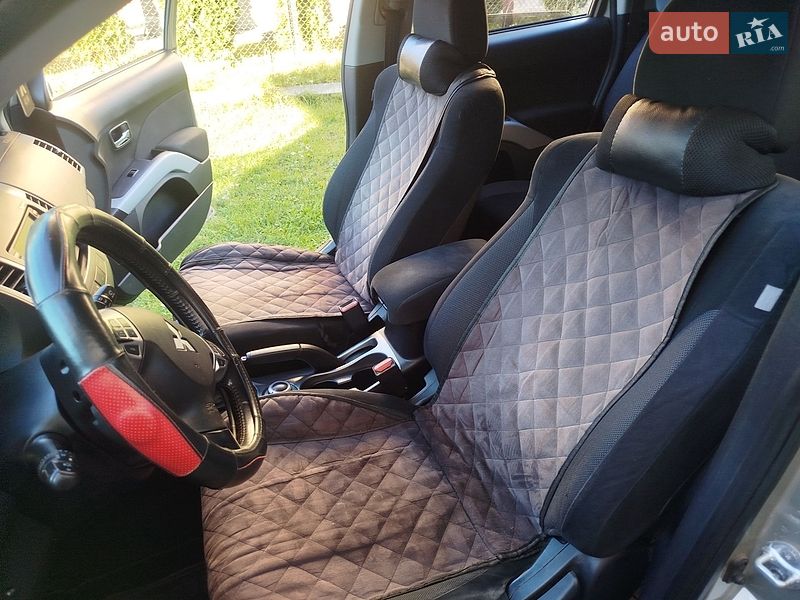 Фото Mitsubishi Outlander з оголошення AUTO.RIA