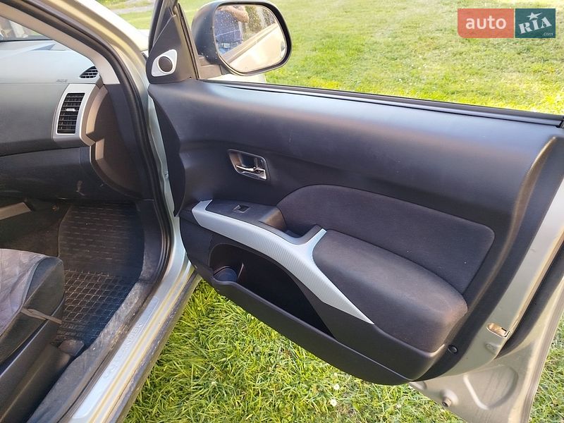 Фото Mitsubishi Outlander з оголошення AUTO.RIA