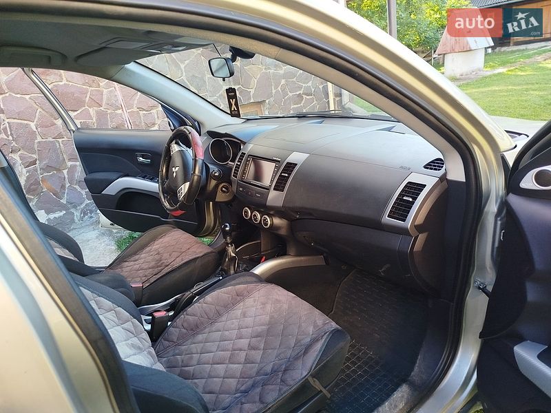 Фото Mitsubishi Outlander з оголошення AUTO.RIA