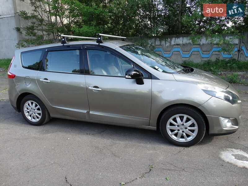 Фото Renault Megane Scenic з оголошення AUTO.RIA