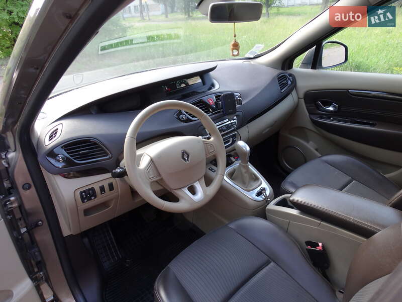 Фото Renault Megane Scenic з оголошення AUTO.RIA