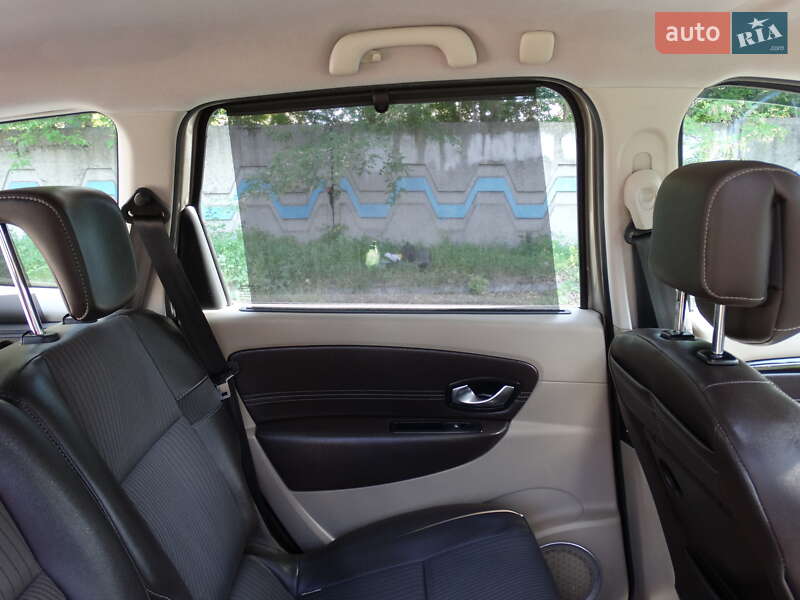 Фото Renault Megane Scenic з оголошення AUTO.RIA