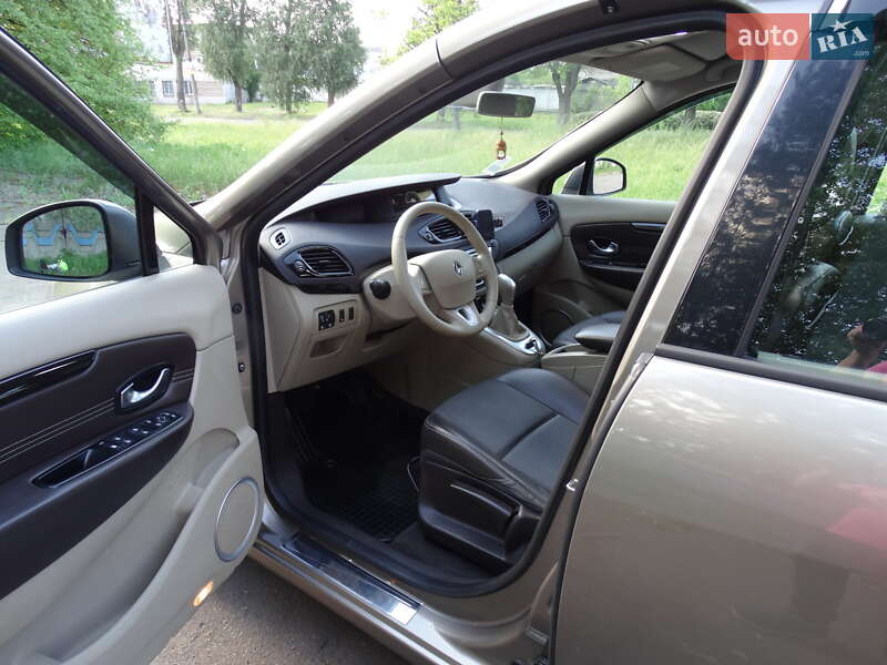 Фото Renault Megane Scenic з оголошення AUTO.RIA