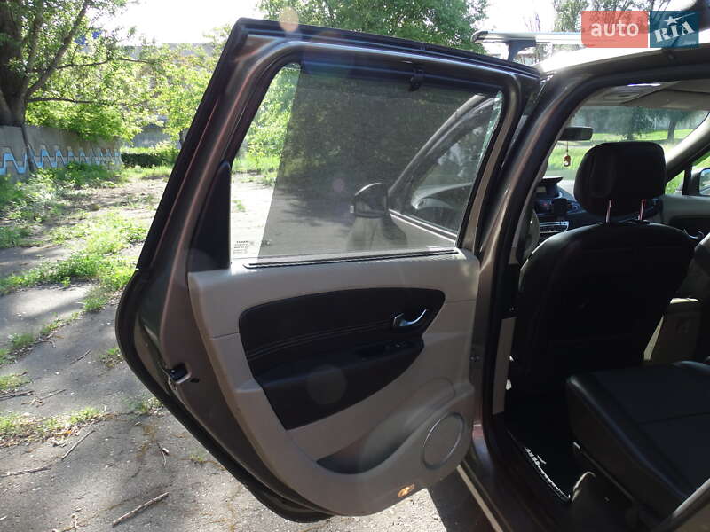 Фото Renault Megane Scenic з оголошення AUTO.RIA