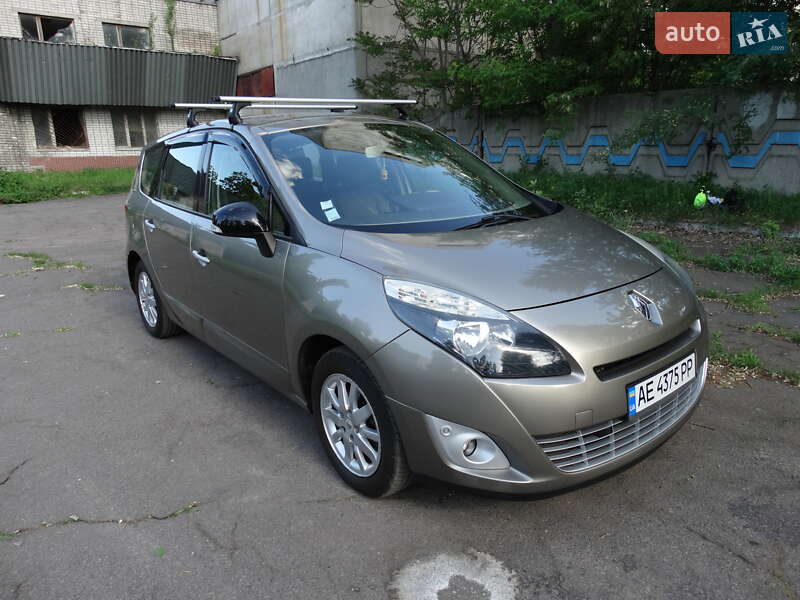 Фото Renault Megane Scenic з оголошення AUTO.RIA