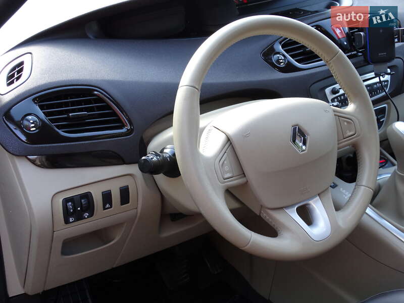 Фото Renault Megane Scenic з оголошення AUTO.RIA