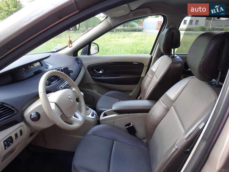 Фото Renault Megane Scenic з оголошення AUTO.RIA
