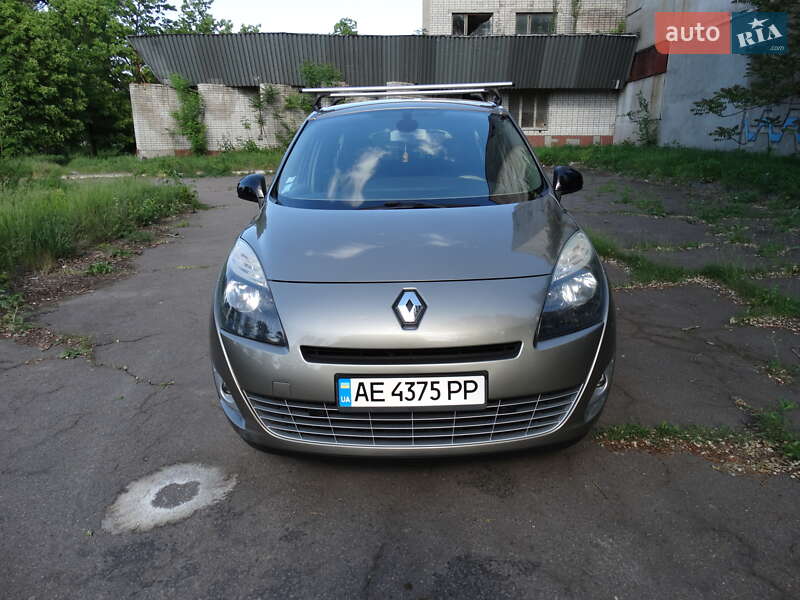 Фото Renault Megane Scenic з оголошення AUTO.RIA
