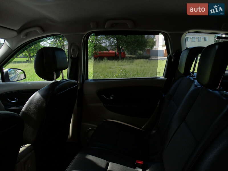 Фото Renault Megane Scenic з оголошення AUTO.RIA