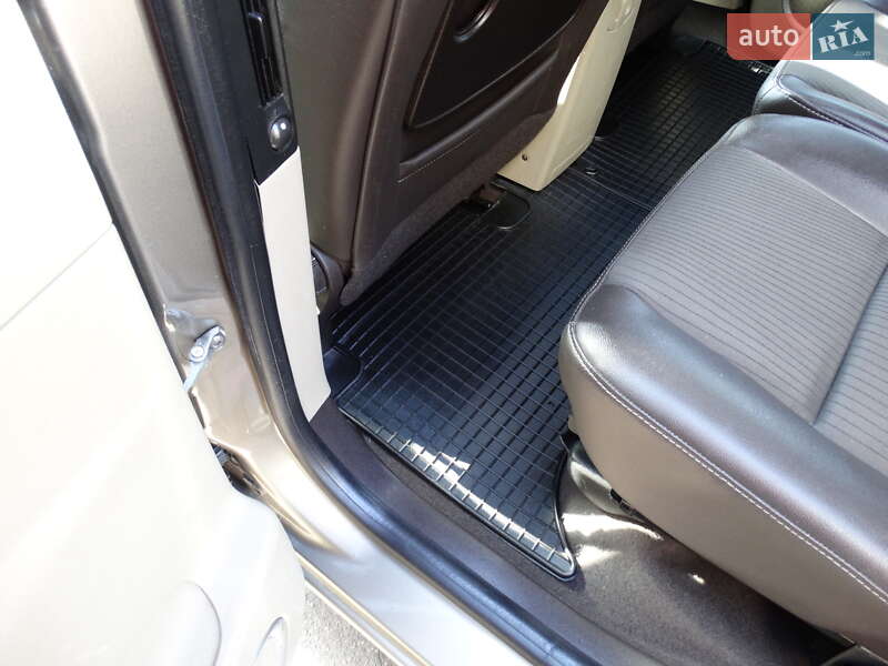 Фото Renault Megane Scenic з оголошення AUTO.RIA