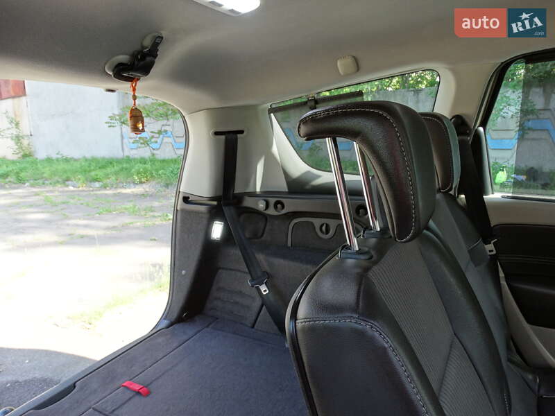 Фото Renault Megane Scenic з оголошення AUTO.RIA