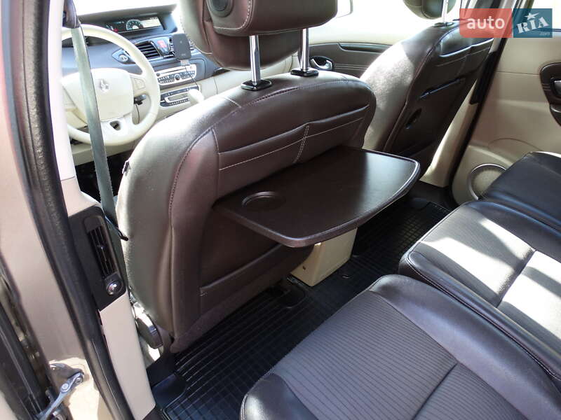 Фото Renault Megane Scenic з оголошення AUTO.RIA