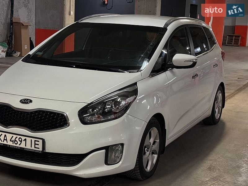Фото Kia Carens з оголошення AUTO.RIA