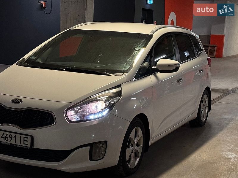 Фото Kia Carens з оголошення AUTO.RIA