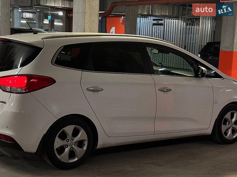 Фото Kia Carens з оголошення AUTO.RIA