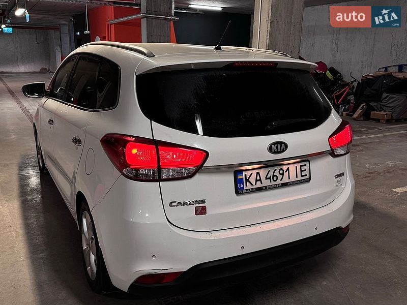 Фото Kia Carens з оголошення AUTO.RIA