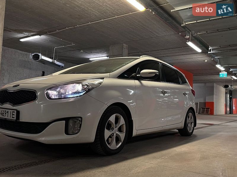 Фото Kia Carens з оголошення AUTO.RIA