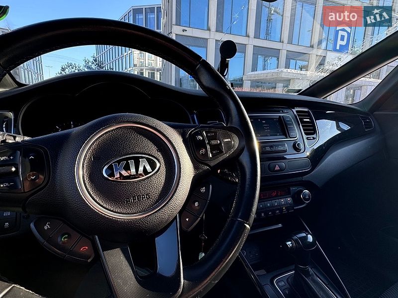 Фото Kia Carens з оголошення AUTO.RIA