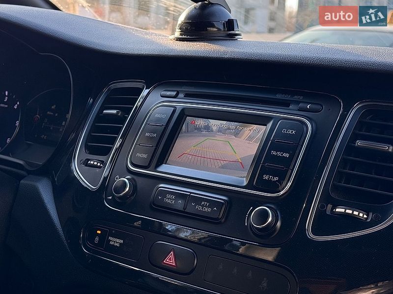 Фото Kia Carens з оголошення AUTO.RIA