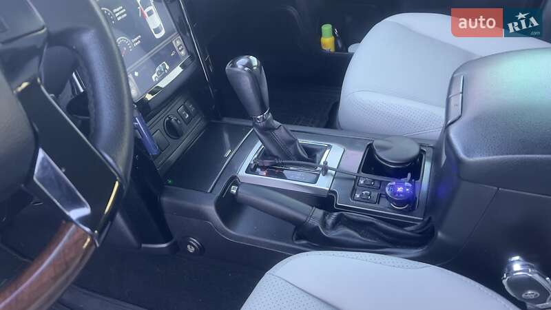 Фото Toyota Land Cruiser Prado з оголошення AUTO.RIA