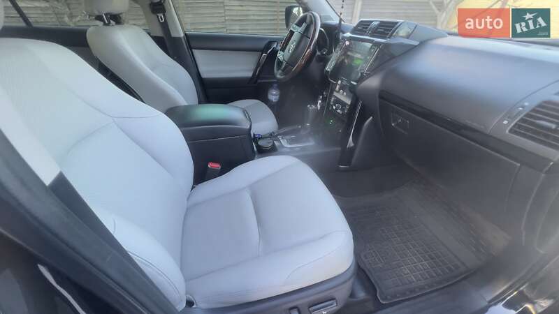 Фото Toyota Land Cruiser Prado з оголошення AUTO.RIA